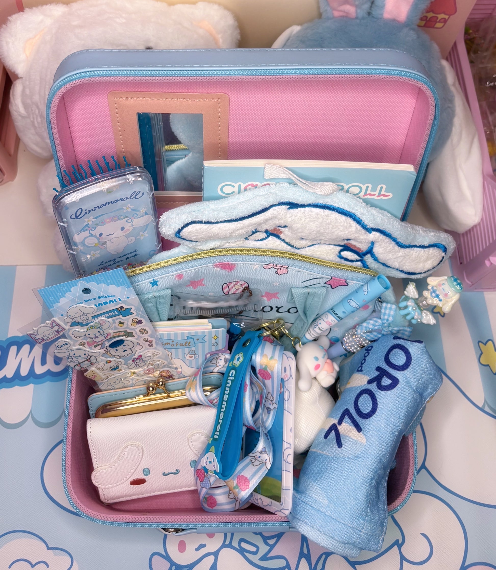 Lucky Scoop [ Cin💙a💙roll-inspired ] Mystery Box
